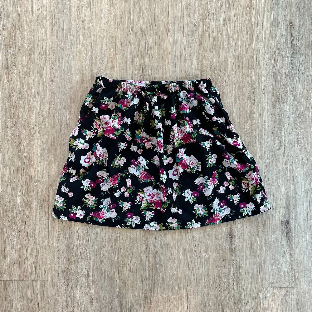 Pins and Needles Women's Black Floral Miniskirt with Pockets, Size S